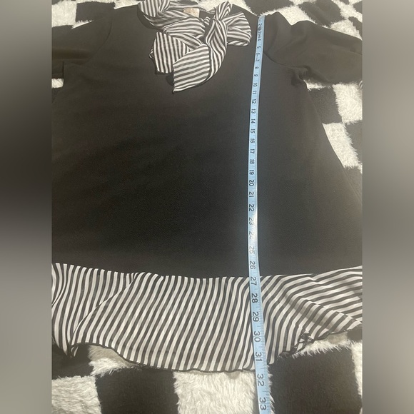 🖤🤍Black and White Zadie B’s Neck Tie, Bell Sleeve Tunic🖤🤍 - Picture 10 of 10